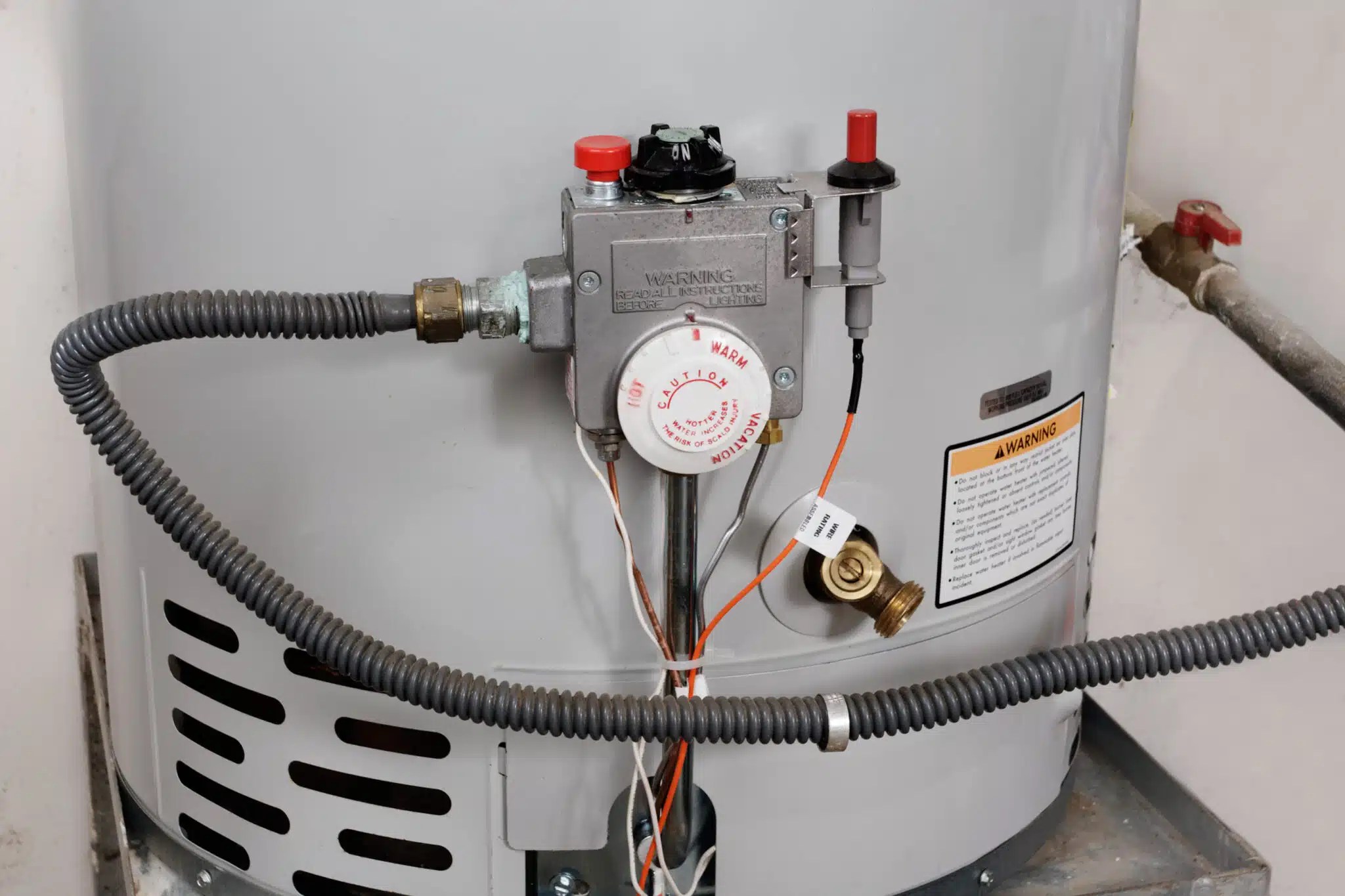 What Is the Usual Lifespan of A Water Heater? Call 4 Seasons