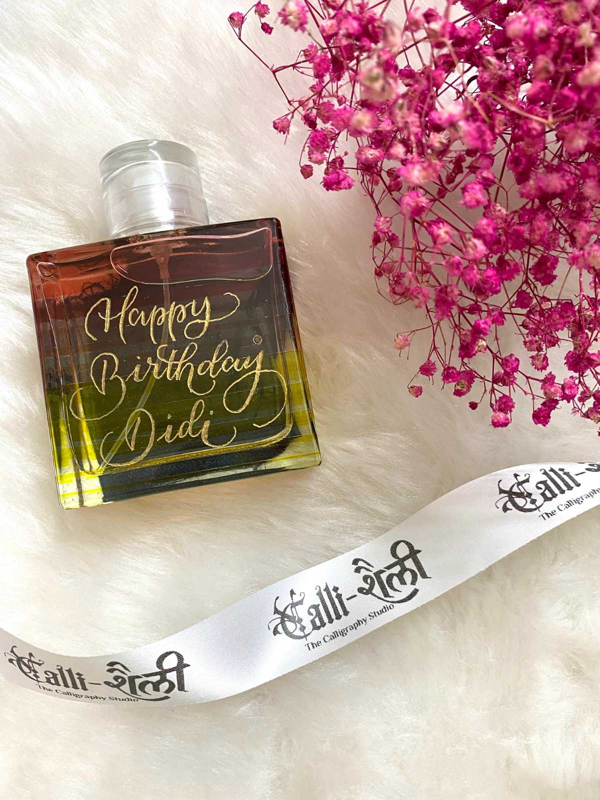 Delicate Calligraphy Engraved Perfume Bottles Callishailee