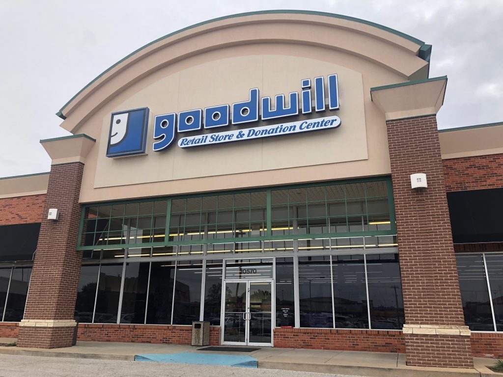 Man robs Goodwill at gunpoint, carjacks from person in store for a