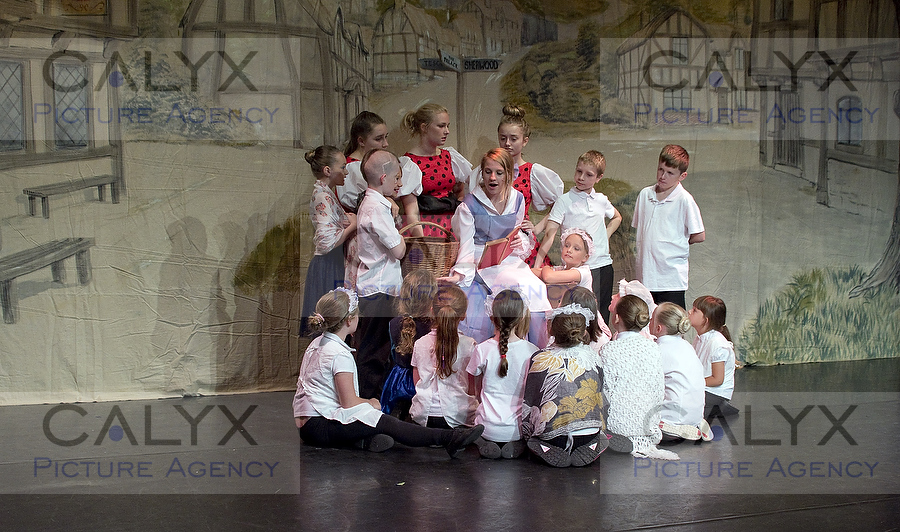 pqa show_4960 The Pauline Quirke Academy summer school show Calyx