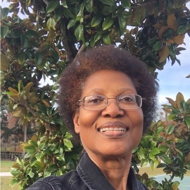 Elaine Small Online English Tutor on Cambly