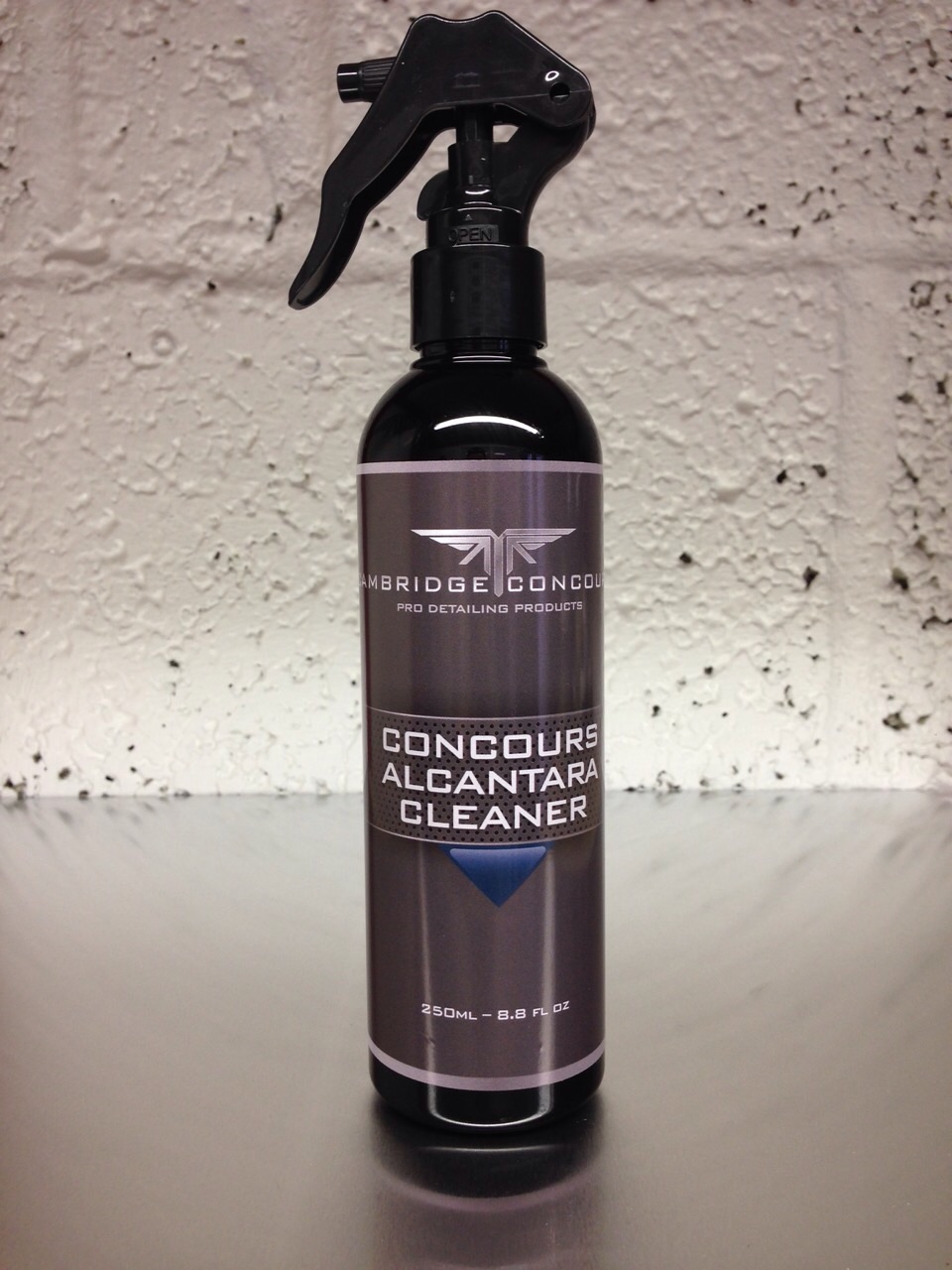 Concours Alcantara Cleaner 250ml Cambridge Concours