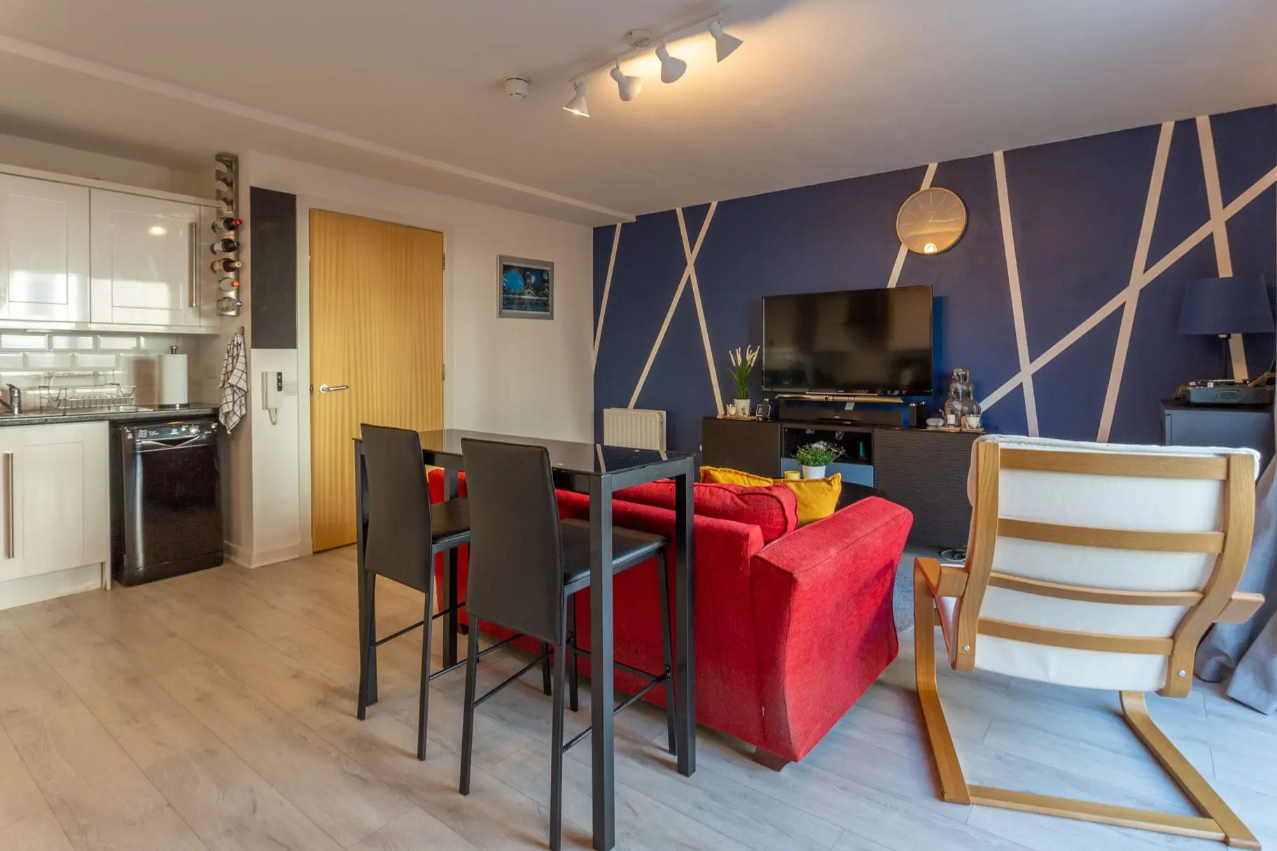 6/2 Marine Drive, Edinburgh EH5 1FD Cameron Stephen and Co