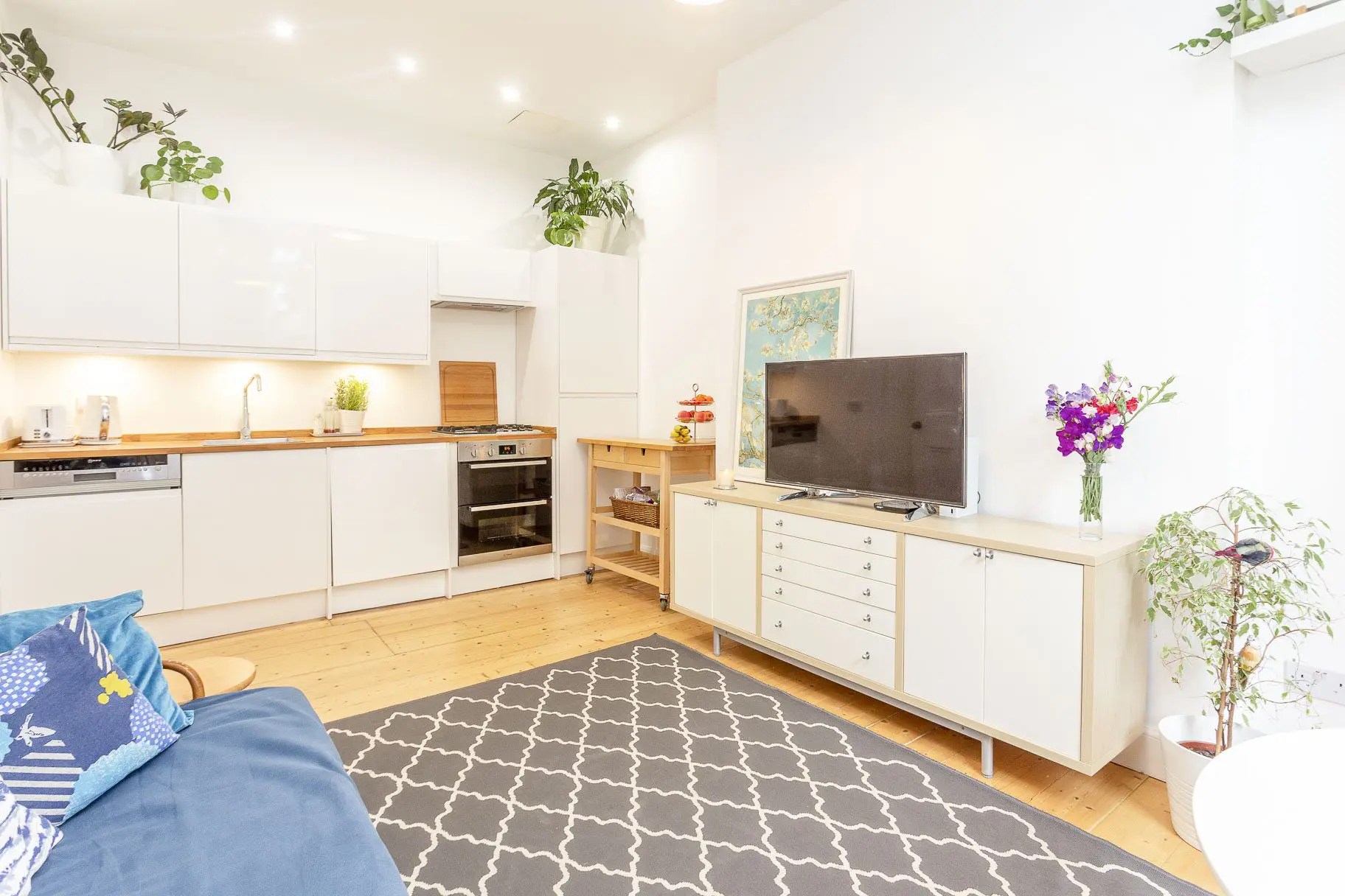 29 (PF2) Roseneath Terrace, Edinburgh EH9 1JP Cameron Stephen and Co