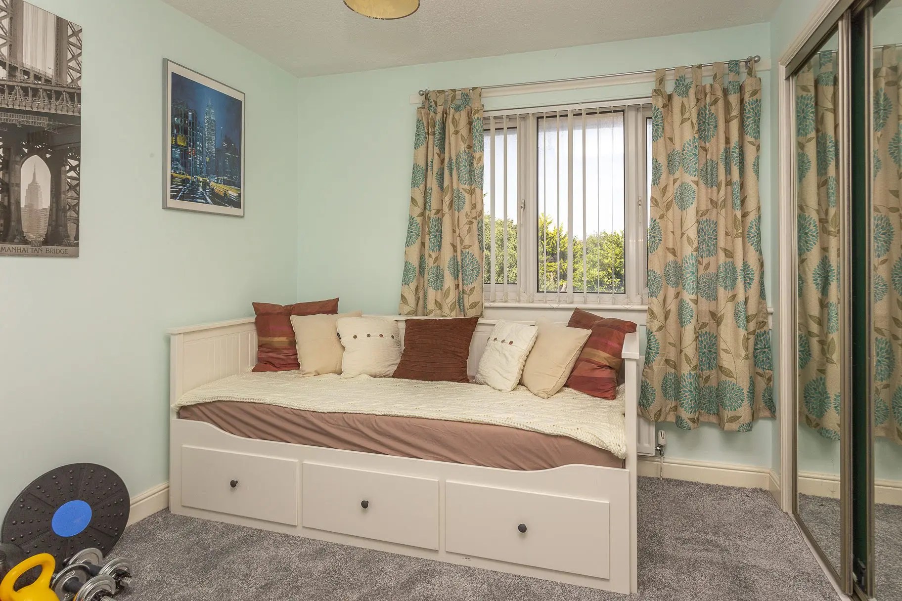 13 Blackchapel Close, Edinburgh EH15 3SJ Cameron Stephen and Co