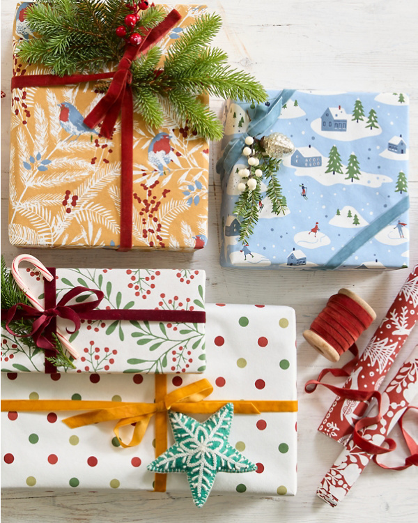 How to Wrap a Present Your Simple, 10Step Guide