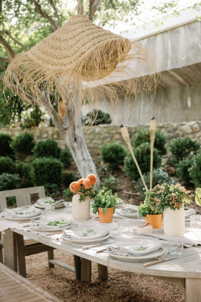 10 Outdoor Table Settings to Transform Your Al Fresco Dining