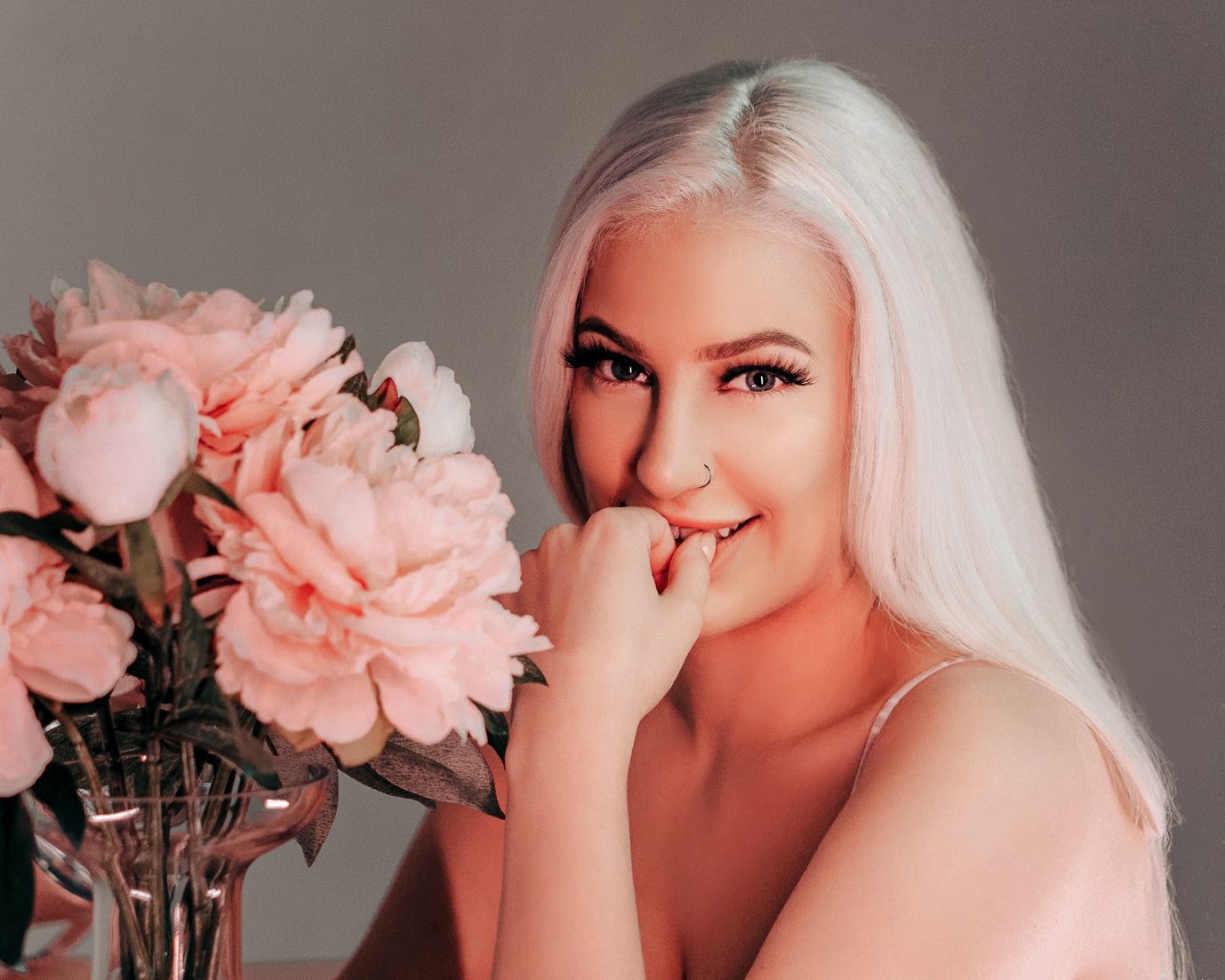 Exclusive tips from OnlyFans model Miss Bella Romano - Cam Model Protection