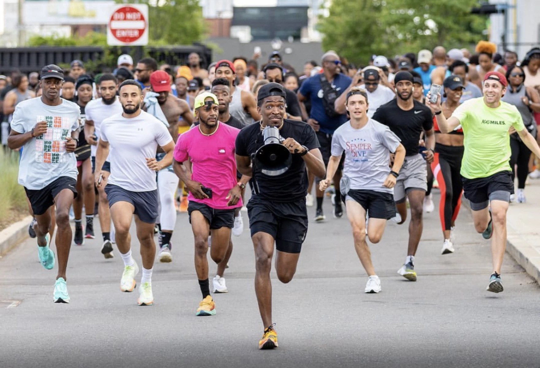 'Mad Miles? On a Tuesday!' Charlotte run club encourages community