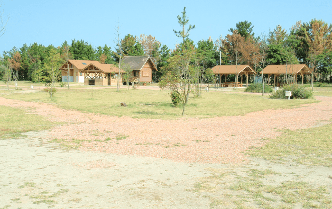 大淀西海岸ムーンビーチキャンプ場 【三重県 多気郡 明和町】 Camp＆Eats（キャンプアンドイーツ）