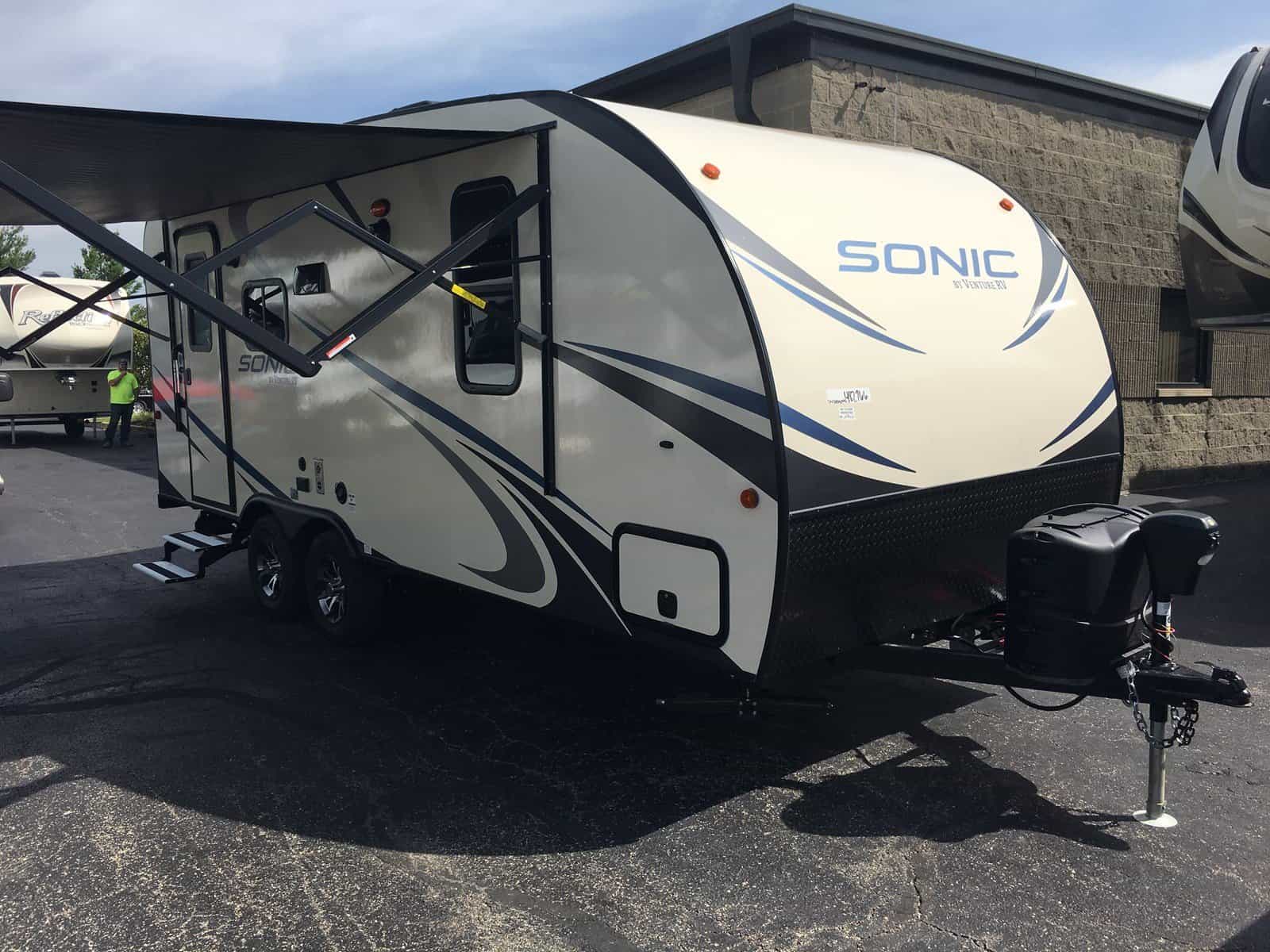 4 Best Small Travel Trailers with Murphy Beds (Updated 2021)