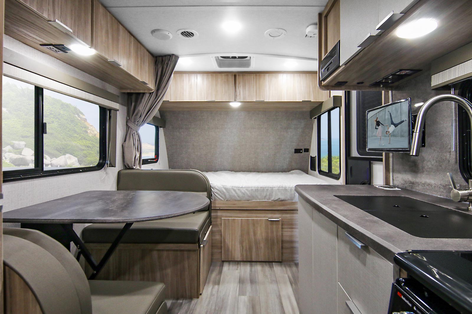 Winnebago Micro Minnie Travel Trailer Specs, Price & Review