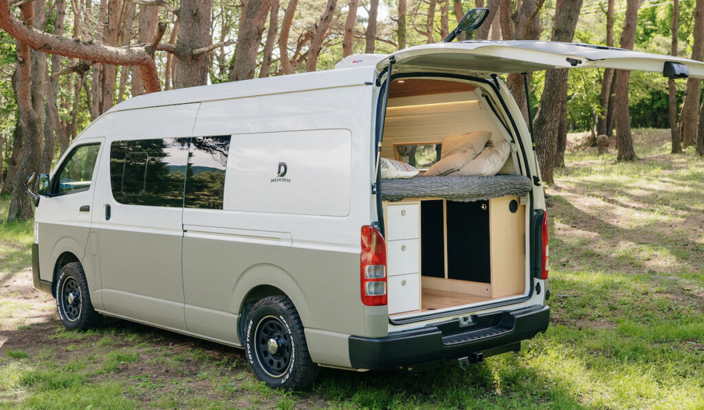 Great new Toyota Hiace 4x4 camper vans perfect for a family CampervanAU
