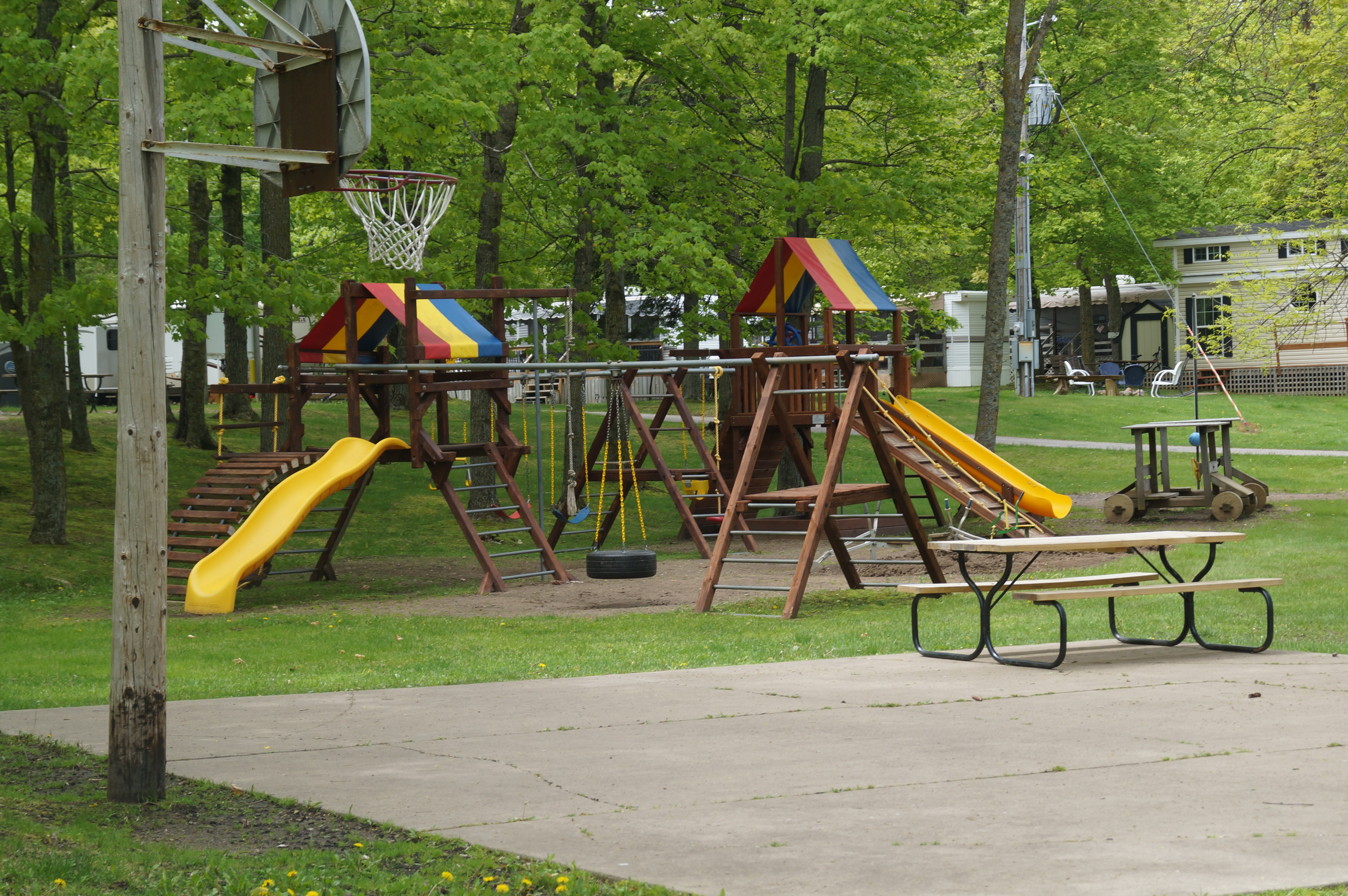 Camp Holiday Amenities