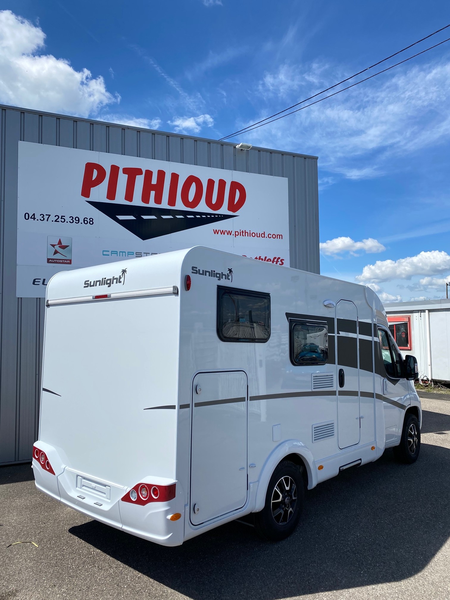 SUNLIGHT V60 ADVENTURE EDITION Camping car ideal