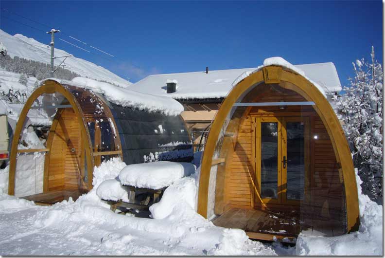 CAMPING MADULAIN, PODHouse, WOHNWAGEN UND WEINFASS ZUM MIETEN
