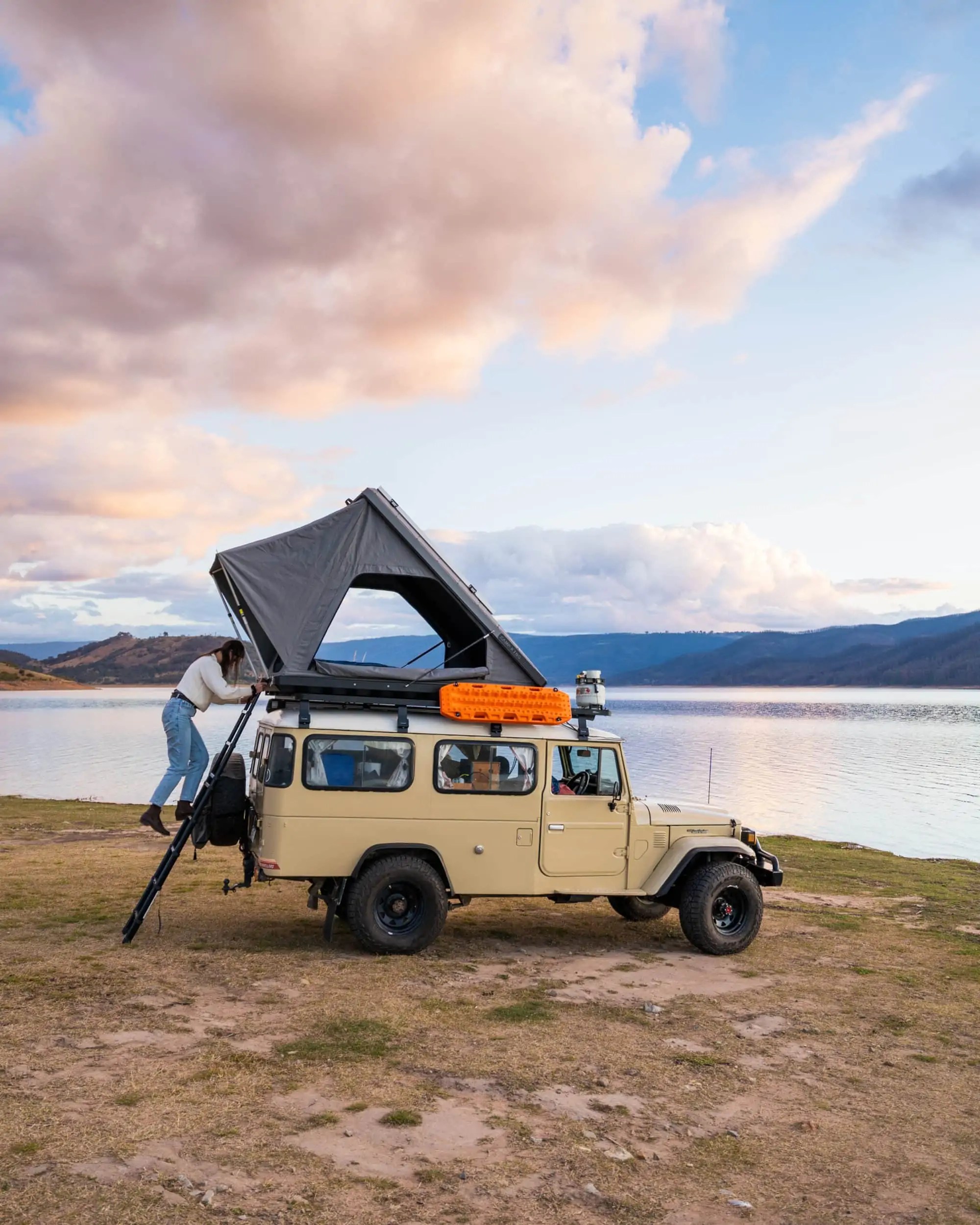 The Best Australian Made Hardshell Roof Top Tent Camp King