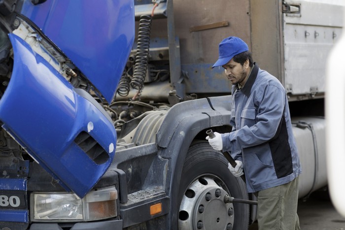 5 riscos de circular com caminhão irregular