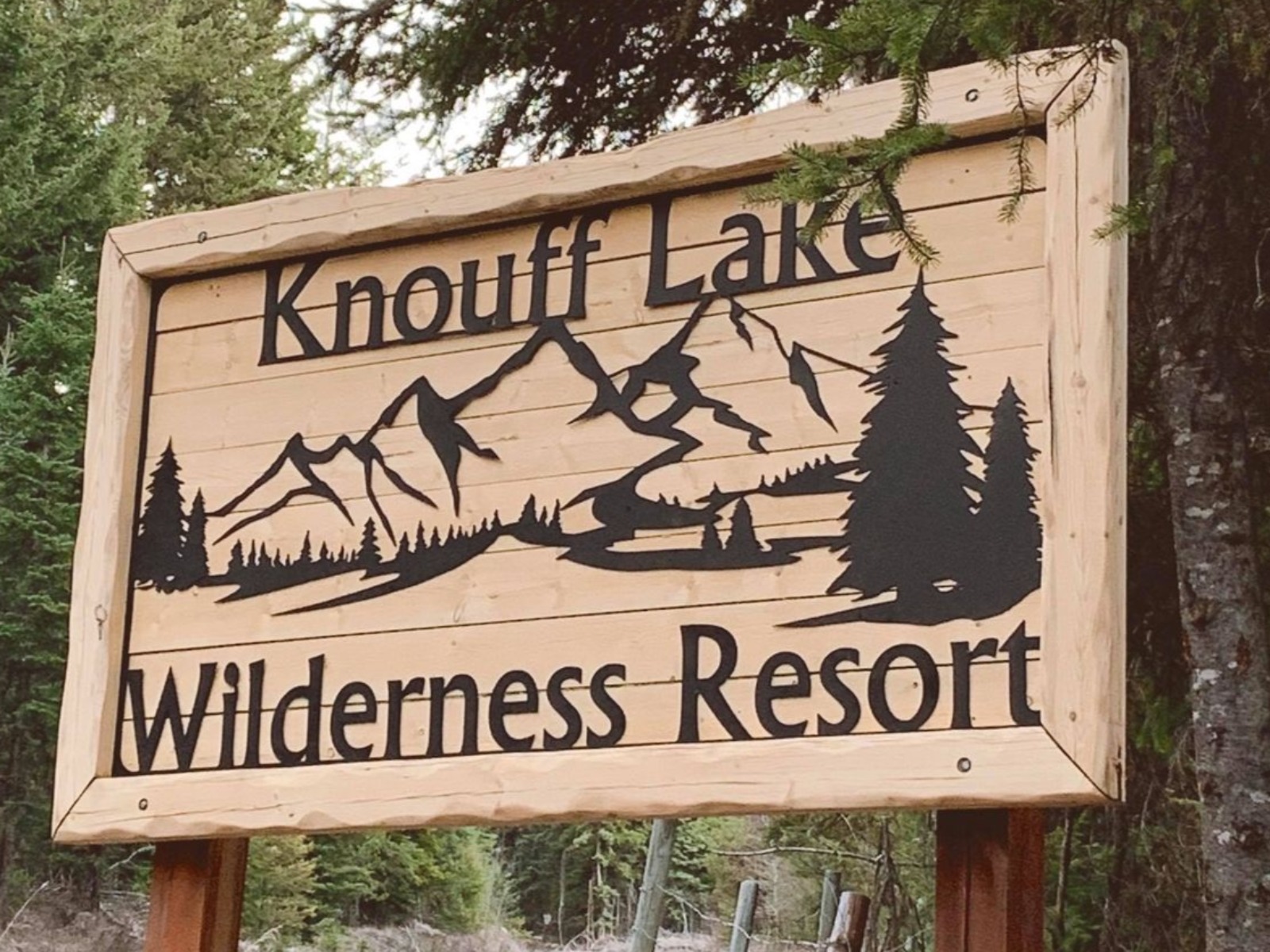 Book Knouff Lake Wilderness Resort in Heffley Creek, BRITISH COLUMBIA
