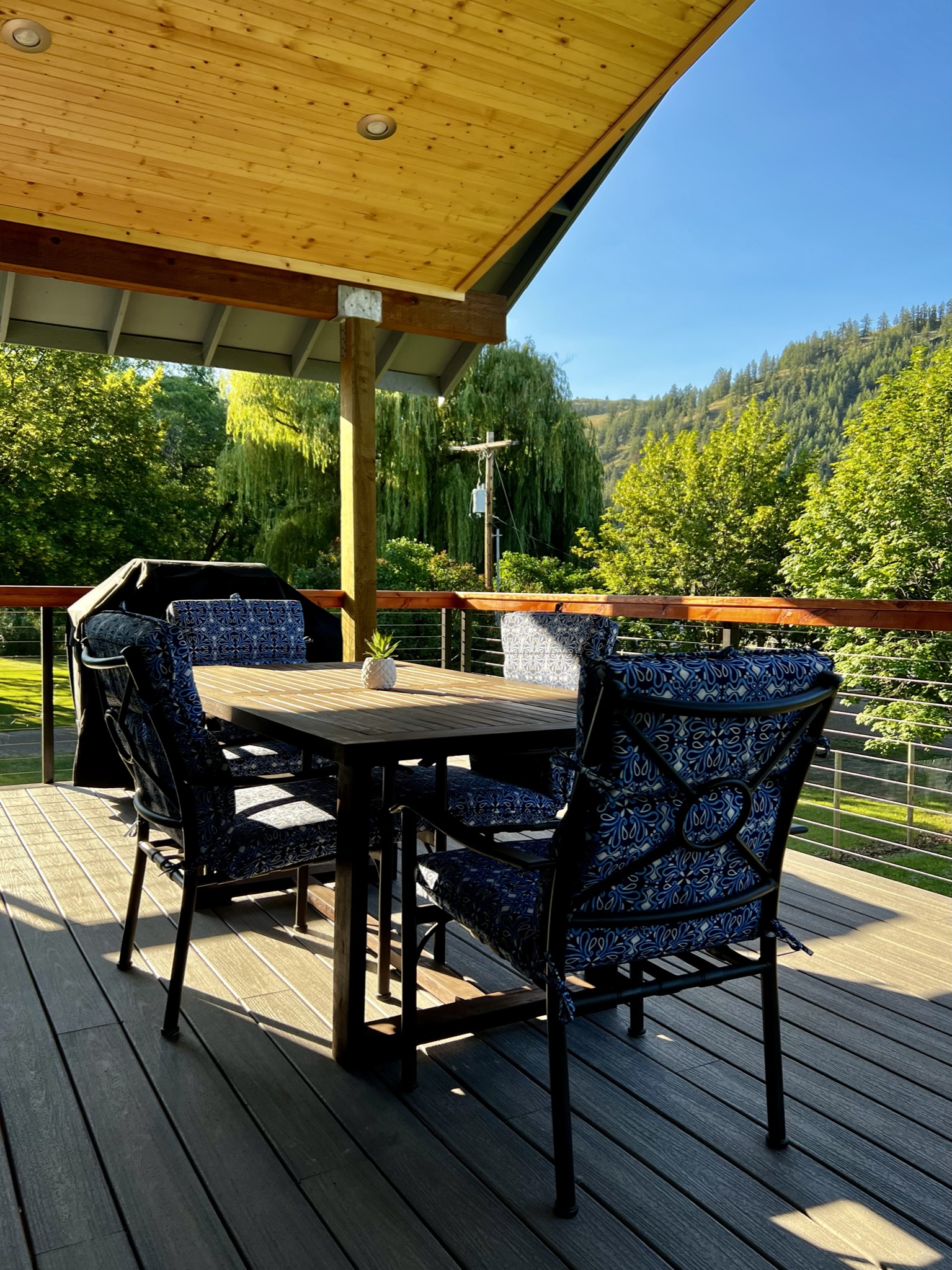 Lakeside Apartment Rental One Eleven at Spectacle Lake