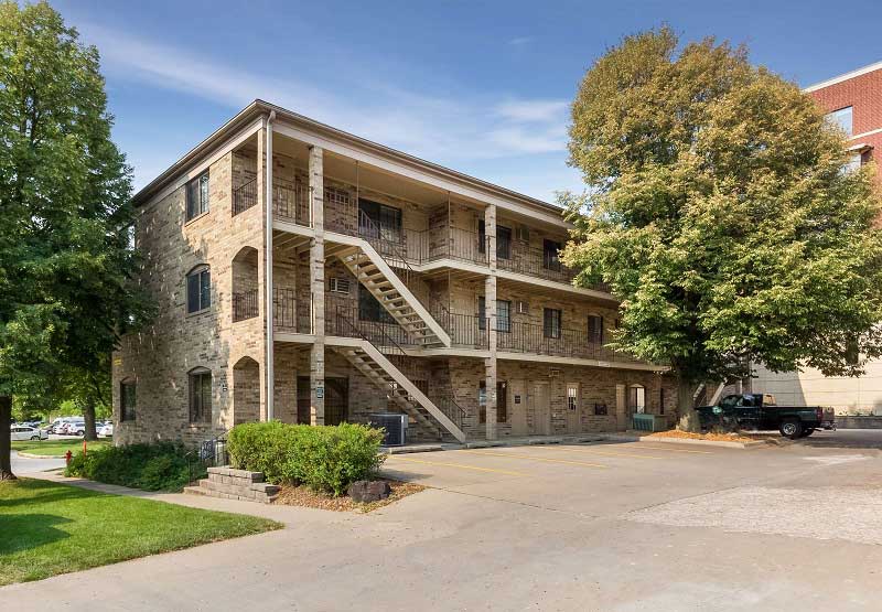 490 Iowa Ave Unit 2 Campus View Apartments