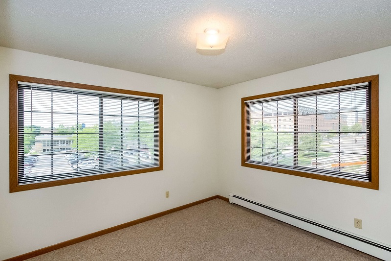 490 Iowa Ave Unit 4 Campus View Apartments