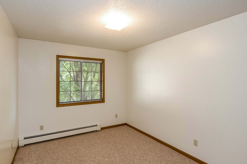 490 Iowa Ave Unit 3 Campus View Apartments