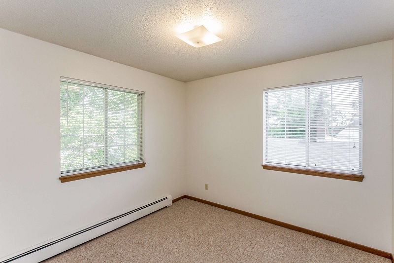 527 North Dubuque Street Campus View Apartments