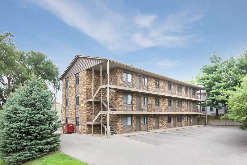 625 South Clinton Street Campus View Apartments