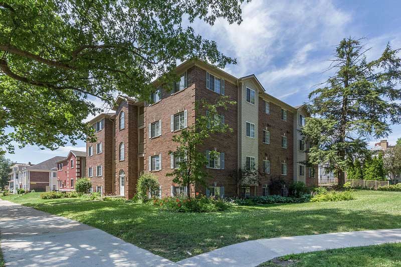 427 N Dubuque St Unit 1 Campus View Apartments