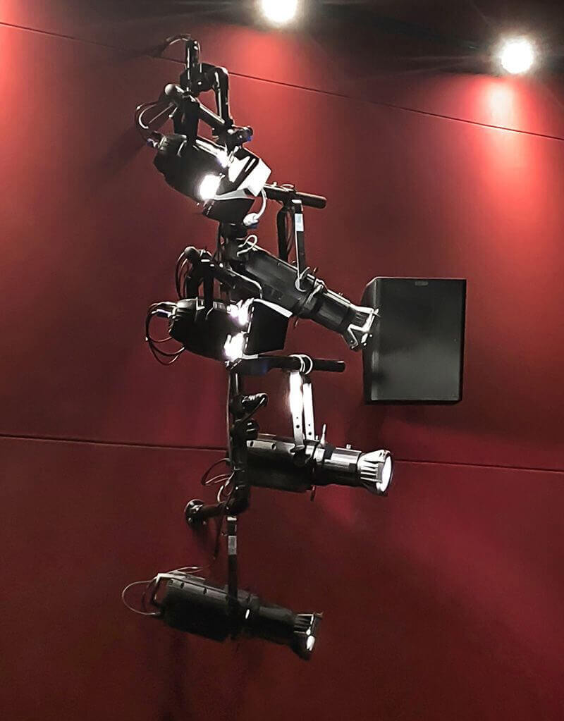 Internally wired lighting bars Camstage