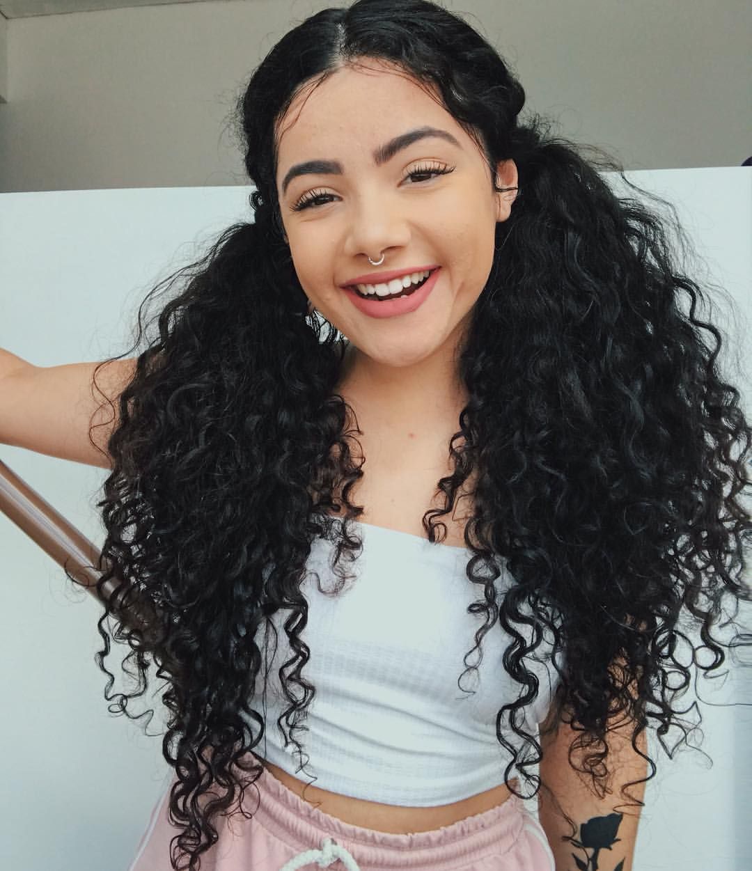 15 peinados para chicas con cabello rizado