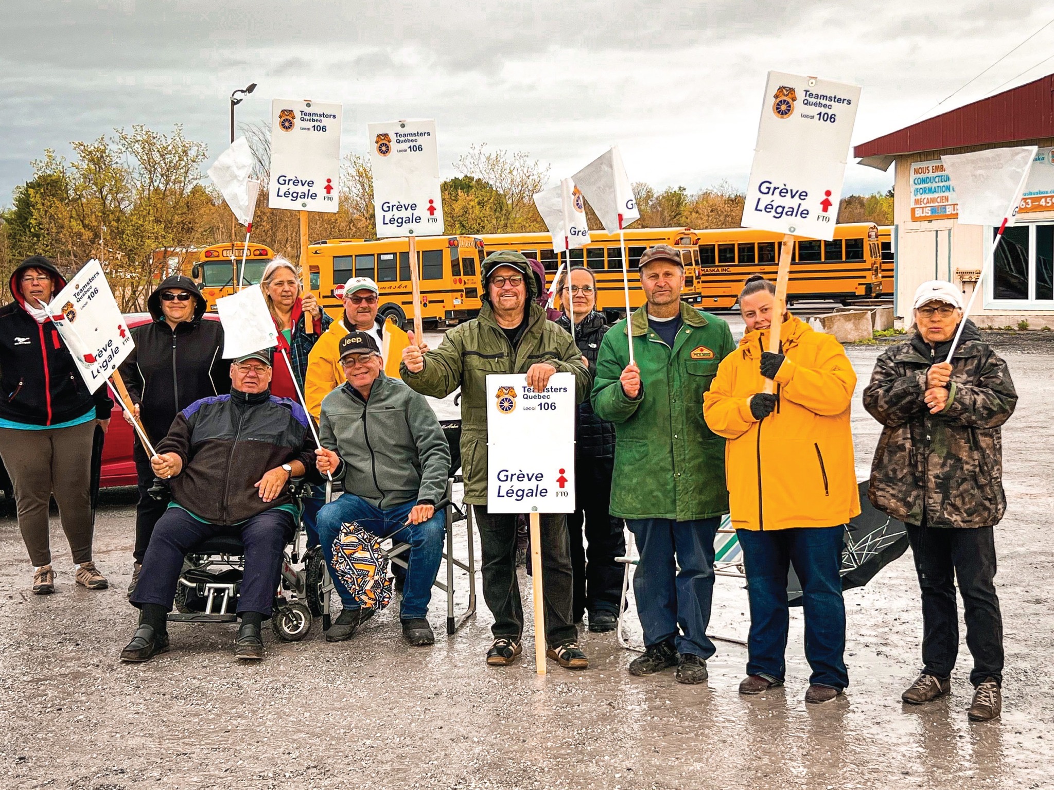 School bus drivers reach agreement for better salaries and working