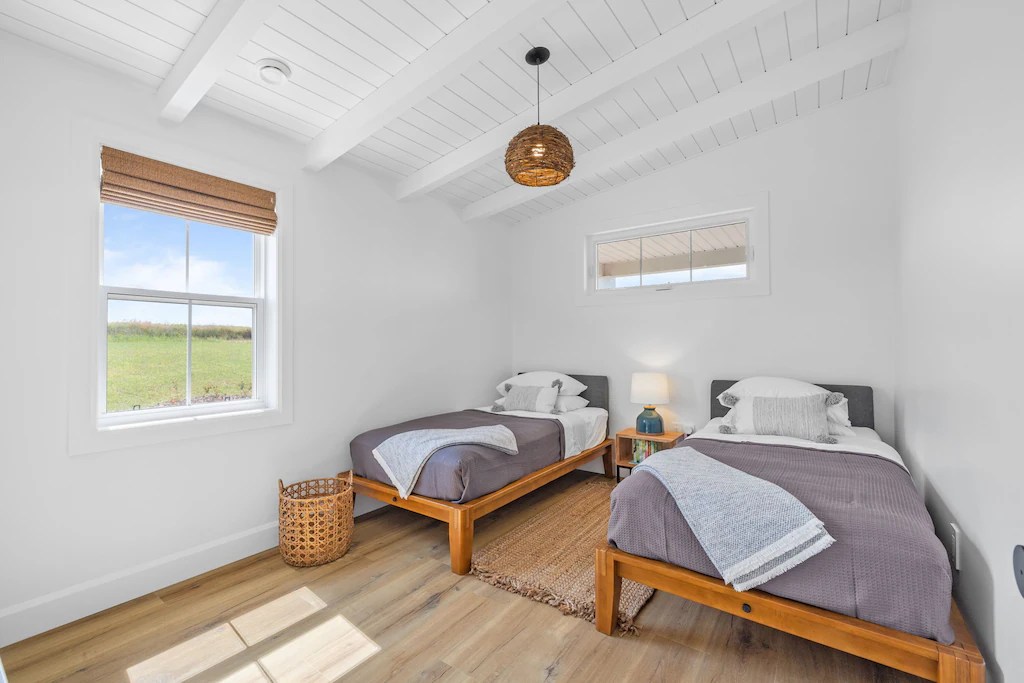 Salt Spray Beach House Canada Select