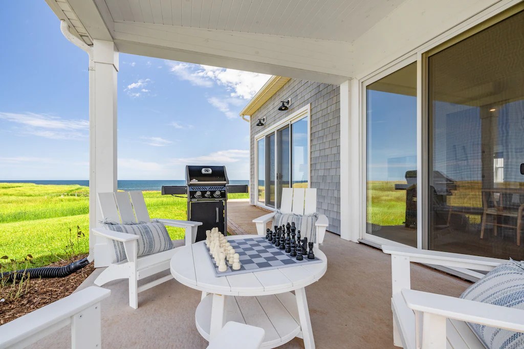 Salt Spray Beach House Canada Select