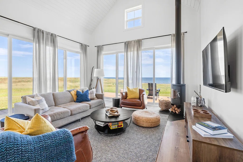 Salt Spray Beach House Canada Select