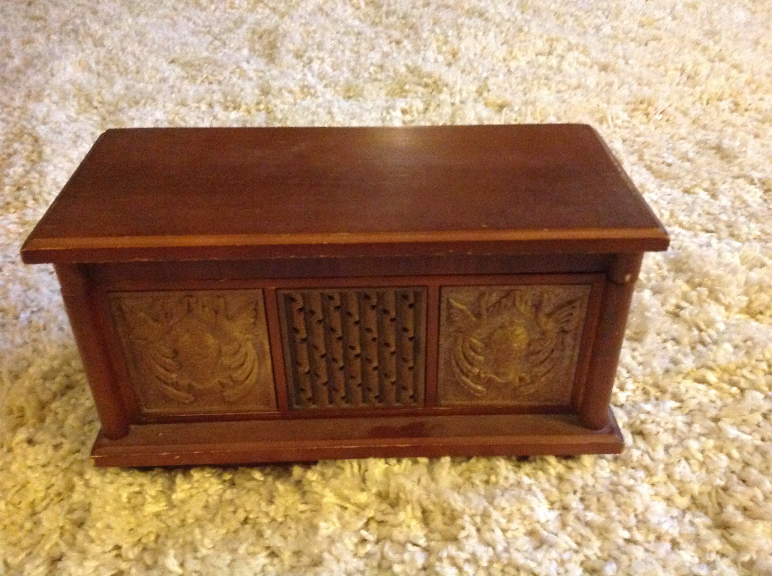 For sale Strauss desk top cigarette lighter radio Canadian Vintage Radio Society