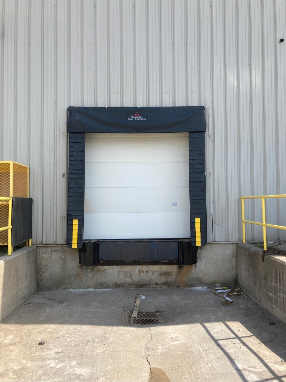 Weatherproof Dock Seals for Warehouse Doors