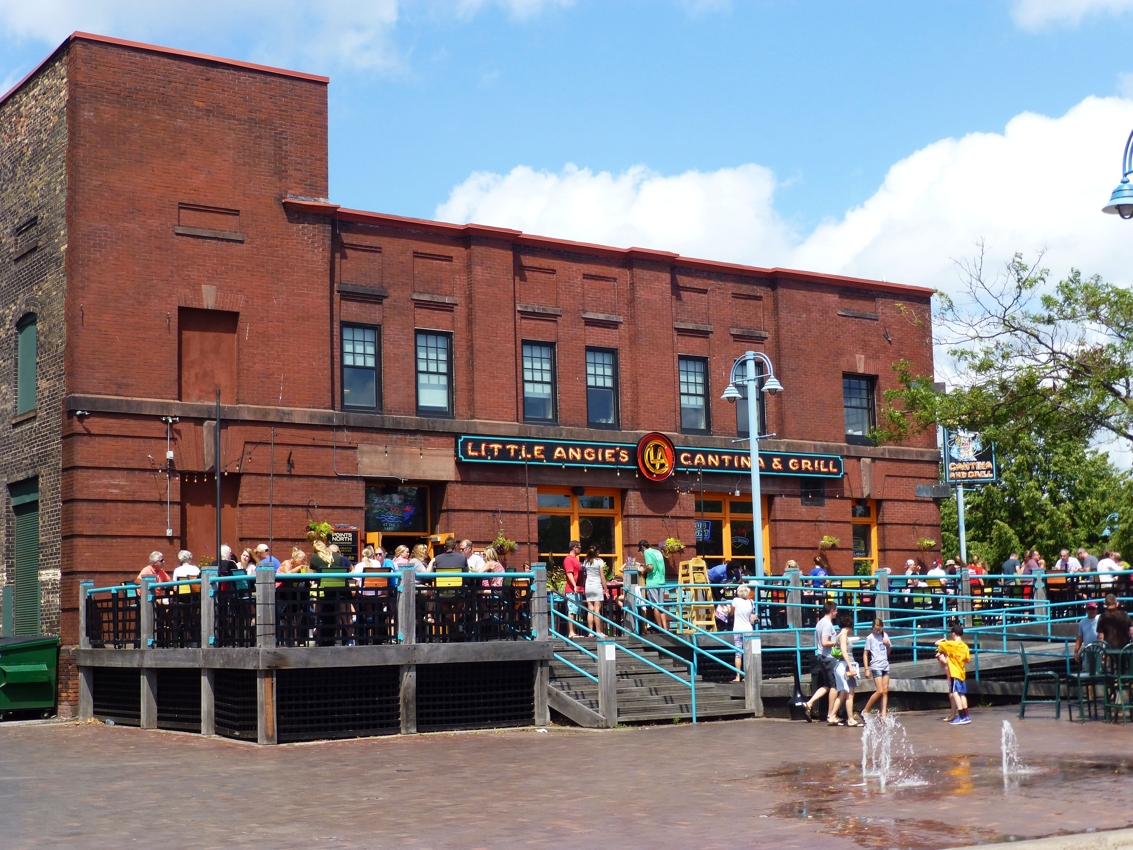 The 9 Best Outdoor Patios & Decks to Eat on in Canal Park, Duluth