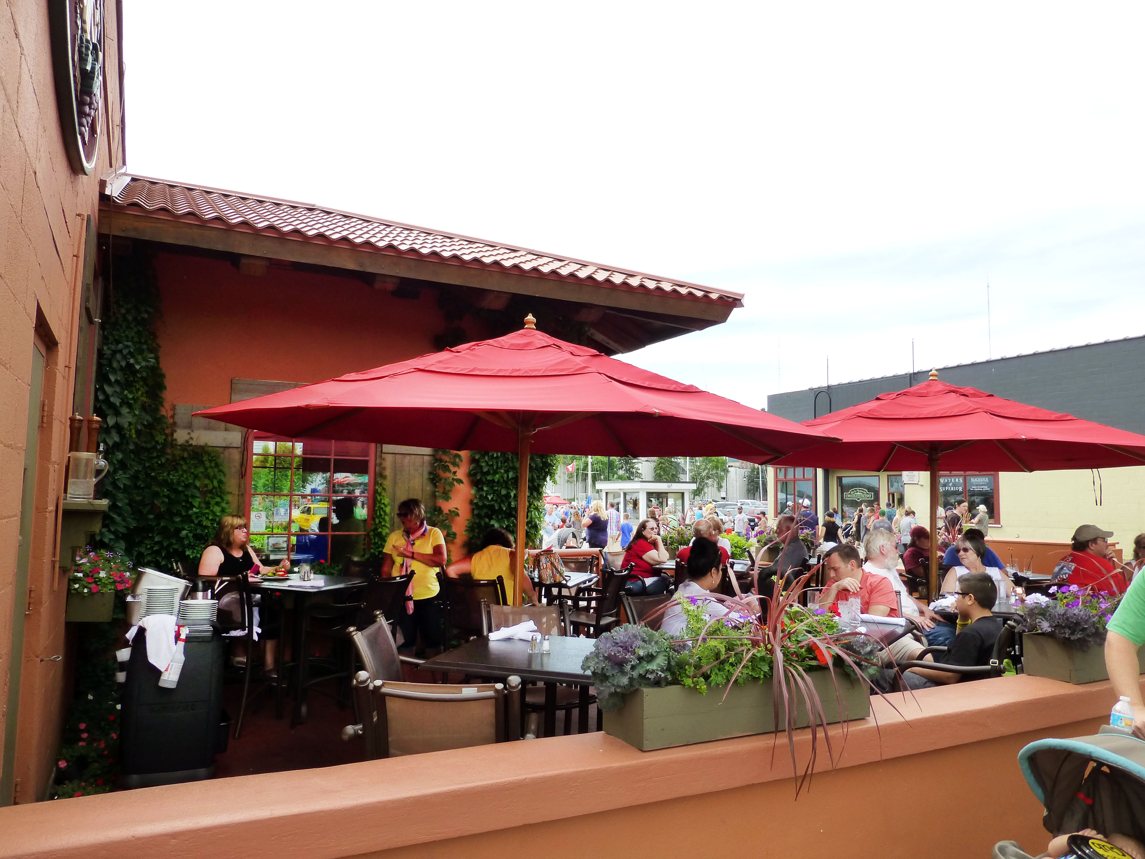 The 9 Best Outdoor Patios & Decks to Eat on in Canal Park, Duluth