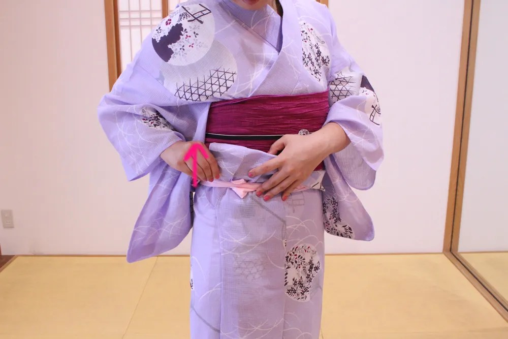 浴衣が着崩れた時に一人でできる直し方【花火大会前にチェック】