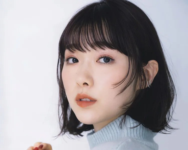 小顔にみえる髪型、大事なのは「バランス」！【顔型×レングス】 | 美的.Com 小顔に見える髪型16選！前髪や顔型＆長さ別おすすめヘアスタイル・アレンジまとめ - Cancam.jp（キャンキャン）