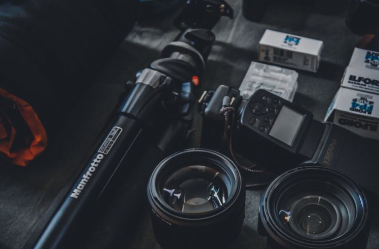 DSLR vs Mirrorless camera Which one to choose in 2019?