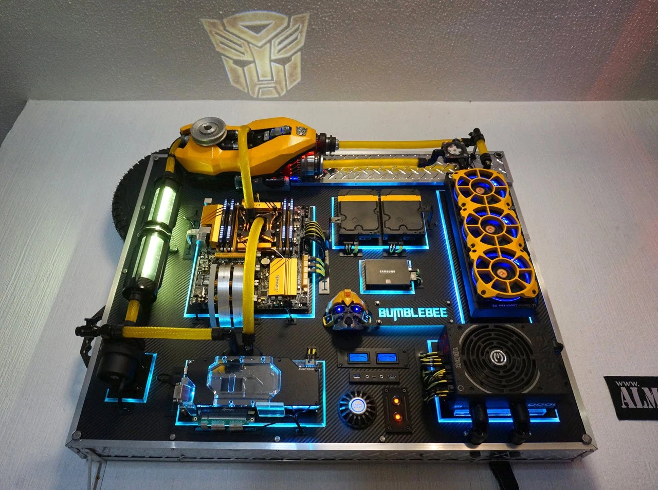 Top 7 wall mounted PC builds