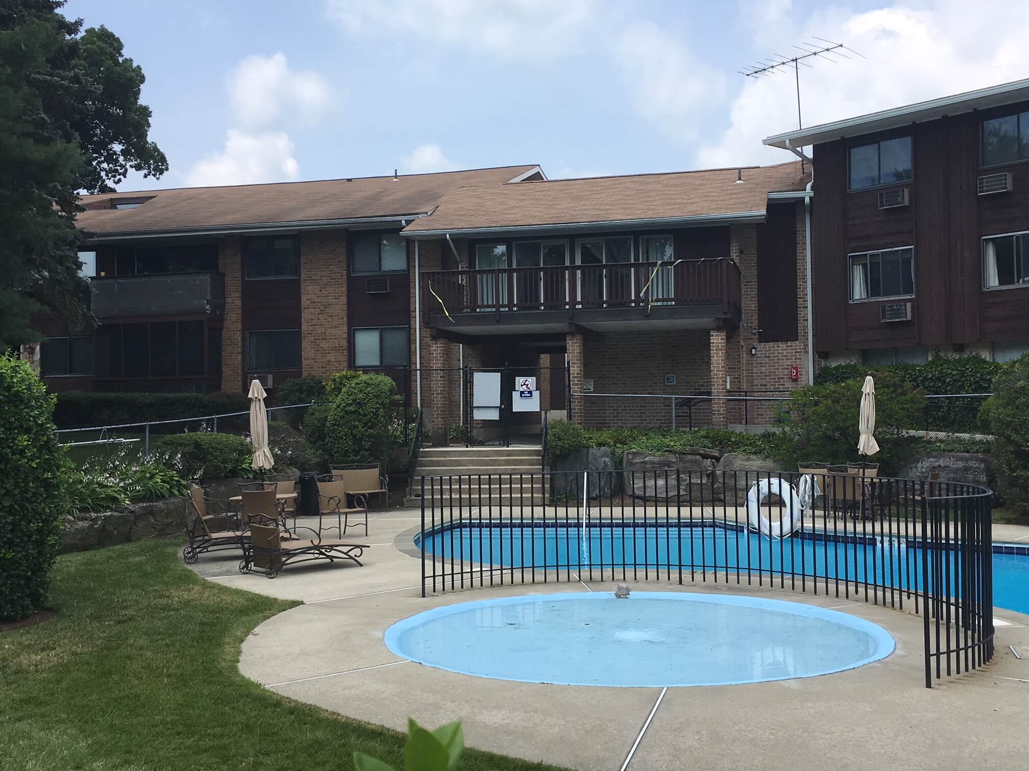 Candlelight Terrace Condos Stamford Buy, Sell or Rent