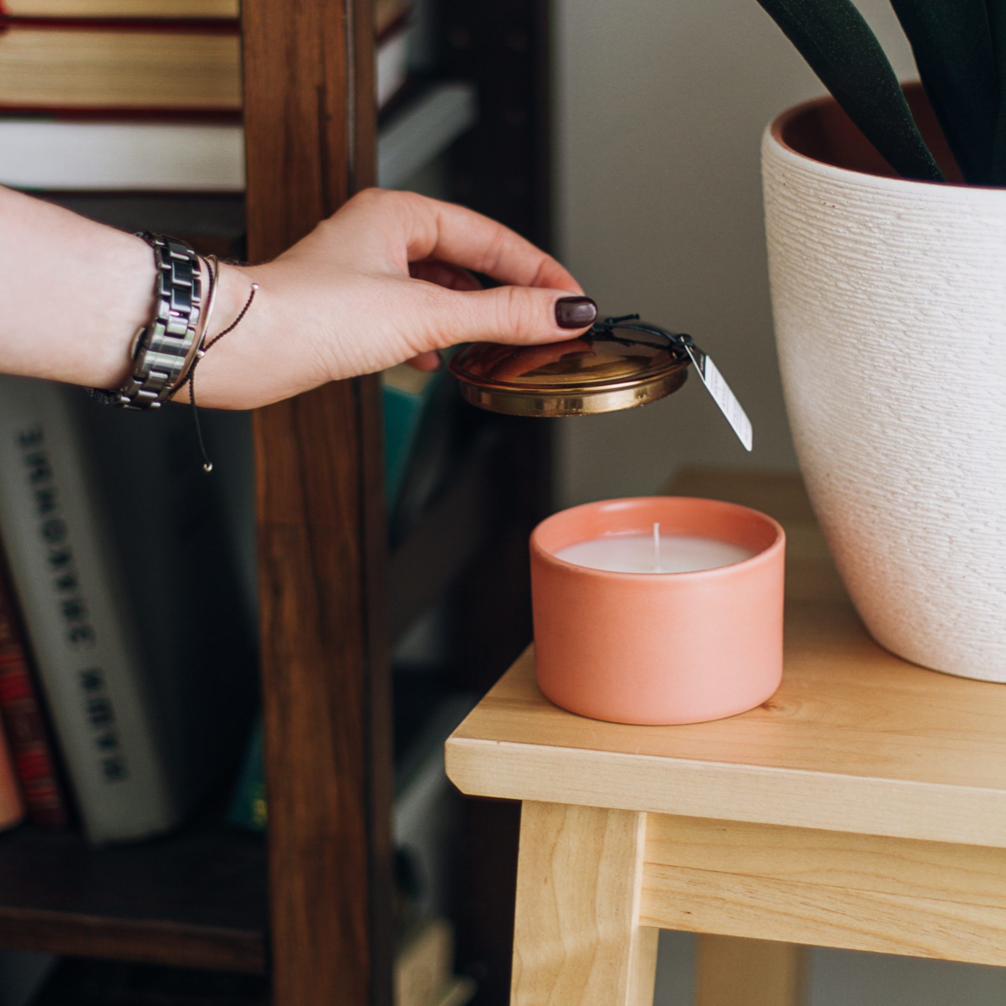 ROSEWOOD + PATCHOULI Средняя свеча в керамической баночке, PaddyWax