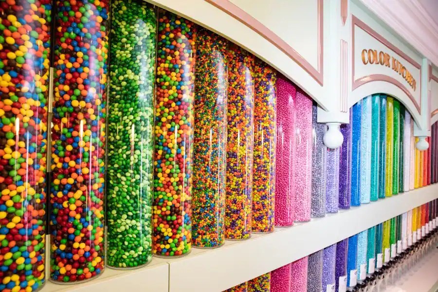 What aspects should we pay attention to when opening a candy store
