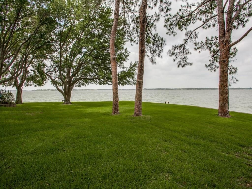 Lakefront Living Looks Lovely in These Ebby HallidayRepped Homes