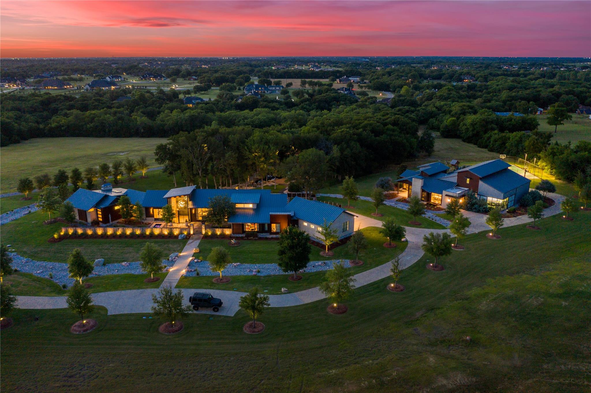 Wild About Wendy Lane 2 Lucas Retreats For Sports Lovers, Complete With Baseball Field, Courts