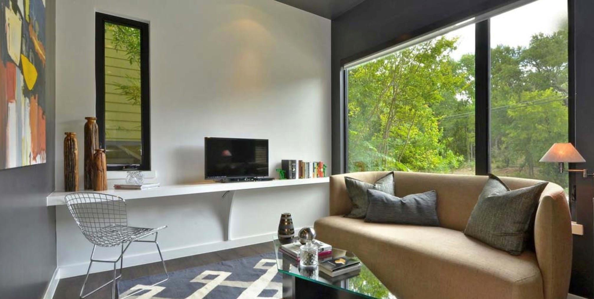 This Little Forest Hills Home Is All About The Features